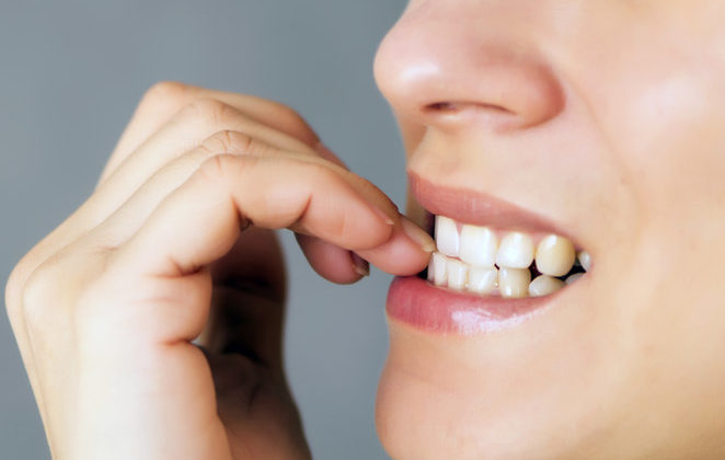 Which bad habits harm your teeth?