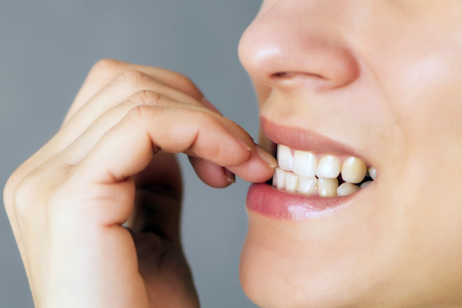 Which bad habits harm your teeth?